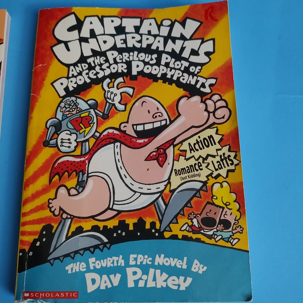 Comics books kung pow chicken and captain underpants exelent Condition